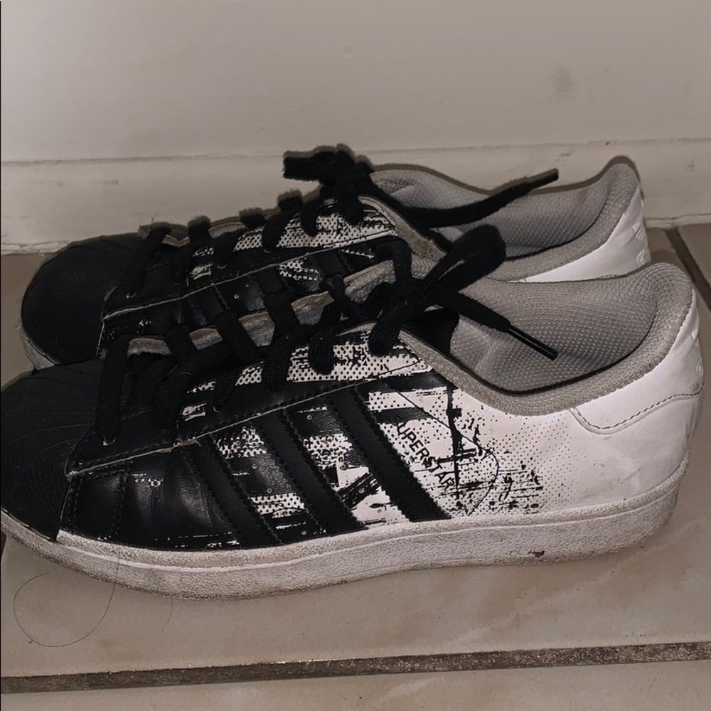 Adidas Sneakers